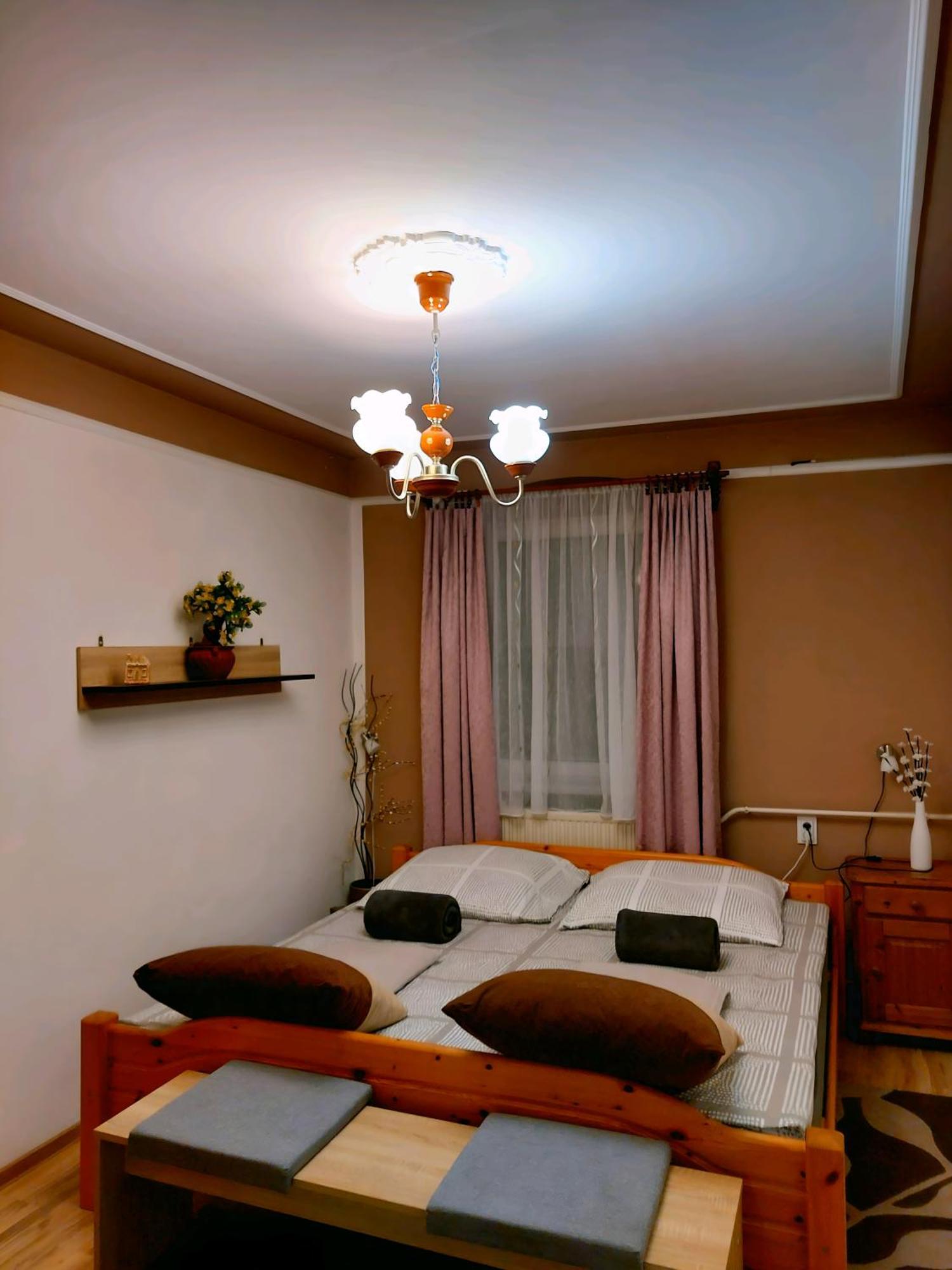 Kata Vendégház Sátoraljaújhely Esterno foto